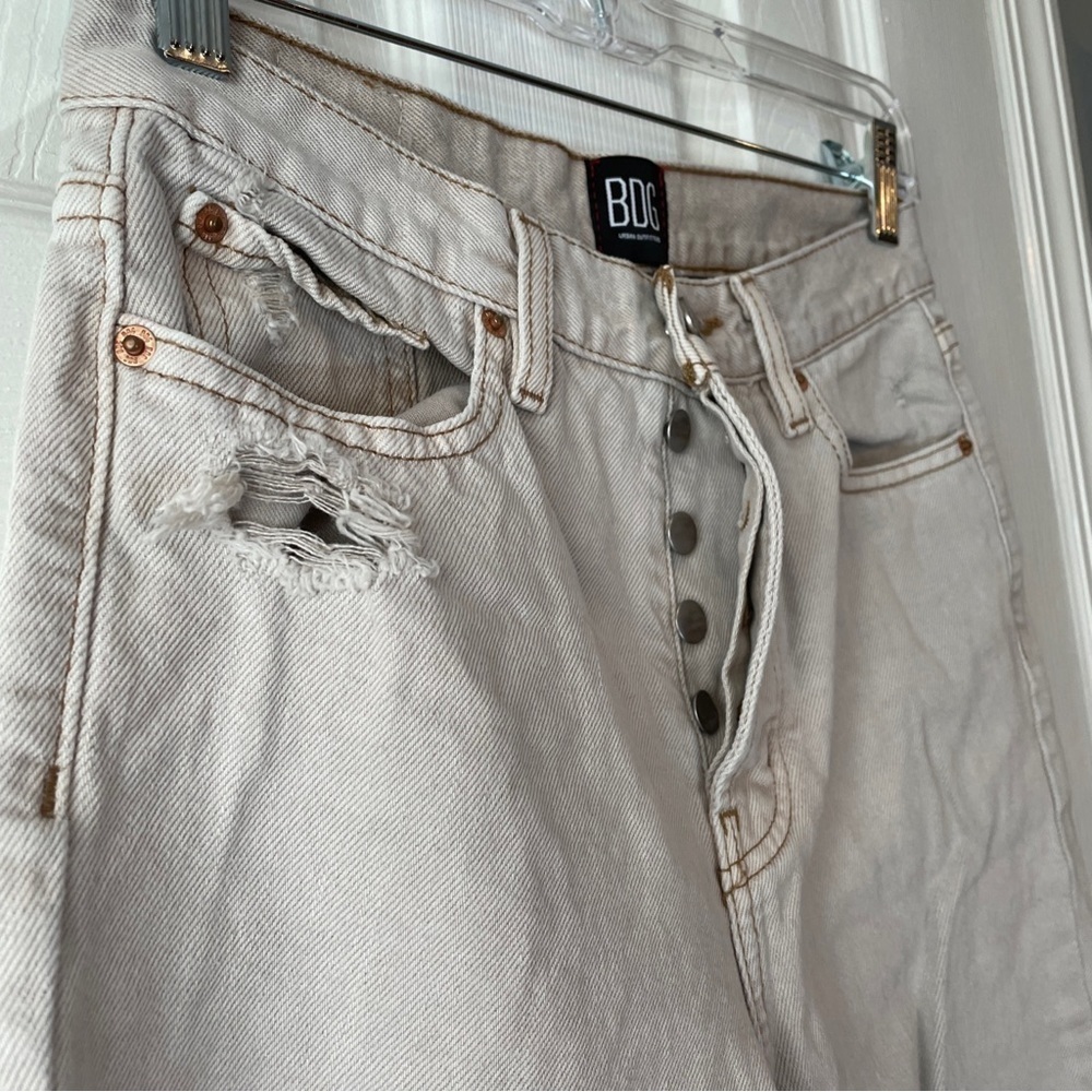BDG Urban Outfitters Beige Distressed High Rise Slim Straight Jeans 26 - Picture 2 of 16